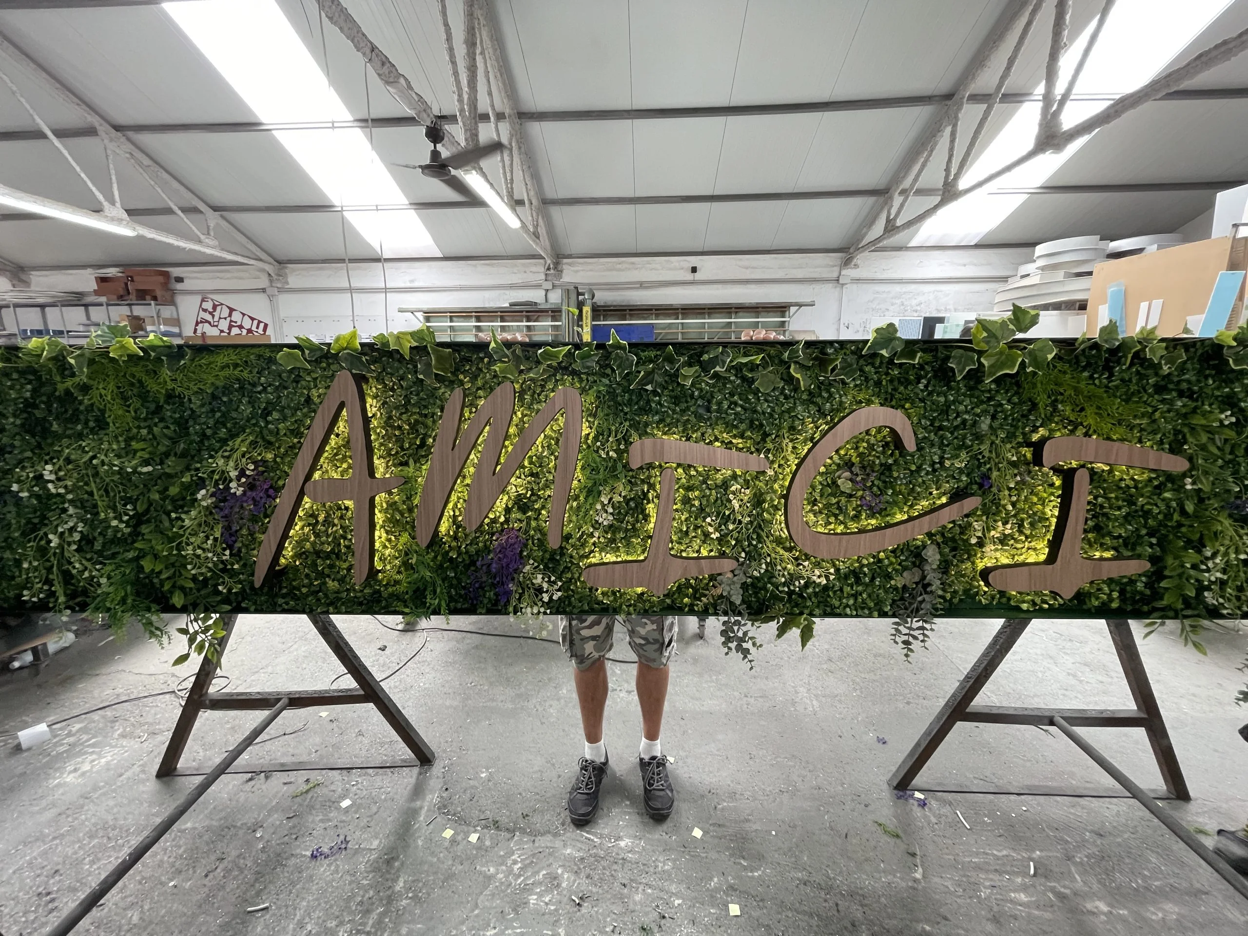 Logotec Rótulos luminosos Málaga Amici