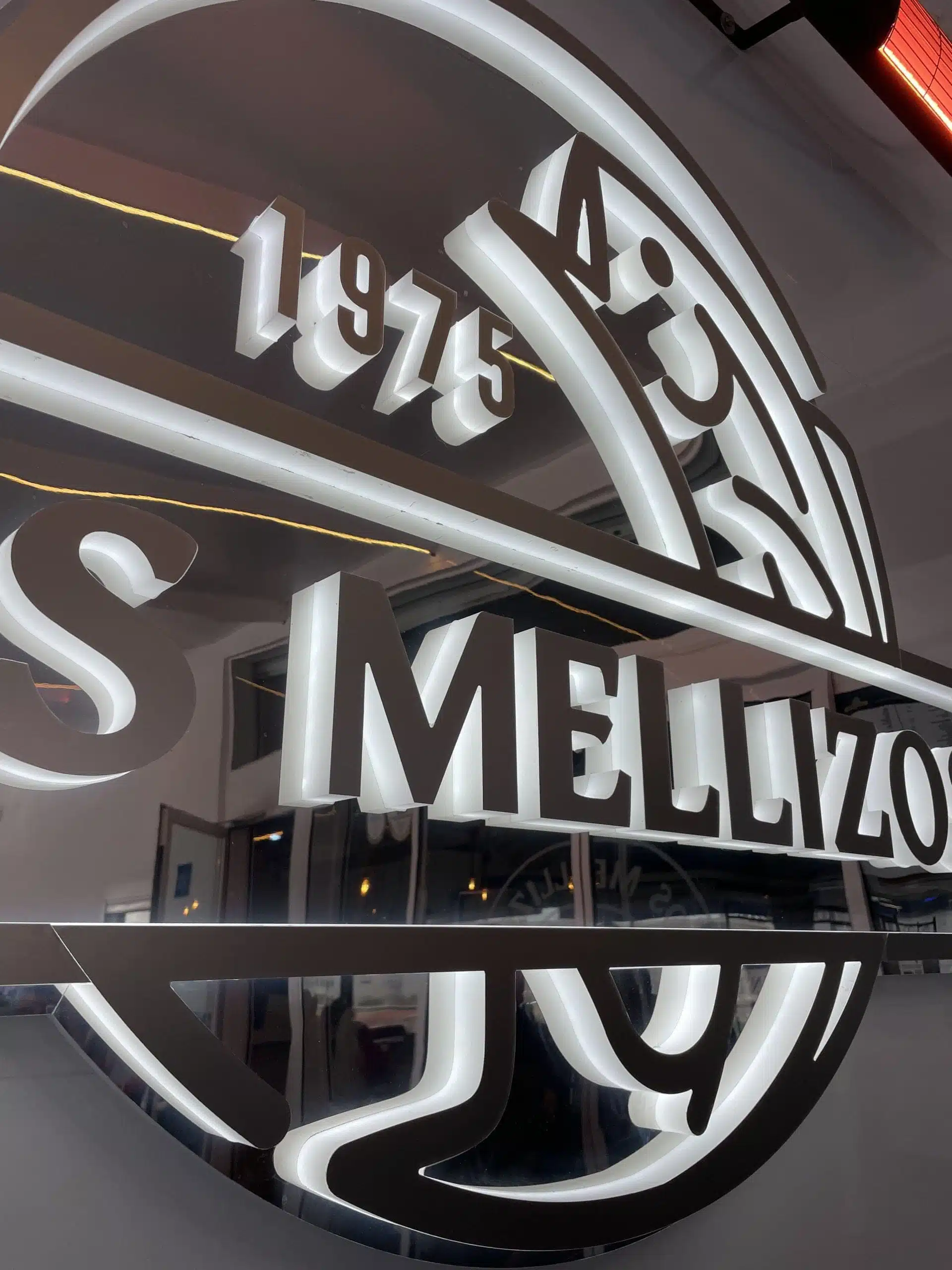 Logotec Rótulos luminosos Málaga Los Mellizos