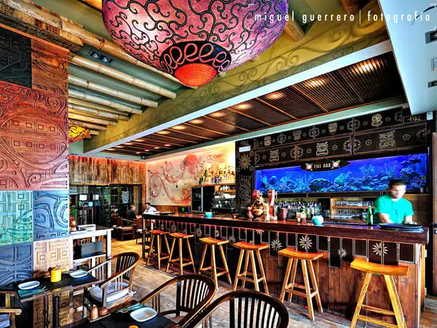 Logotec Interiorismo comercial Tiki