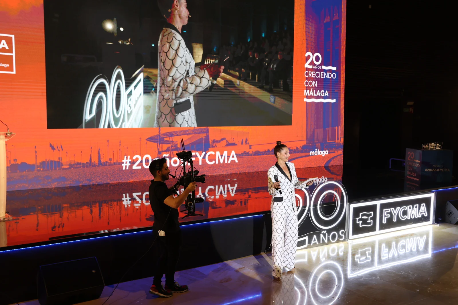 Logotec NeonLed Fycma