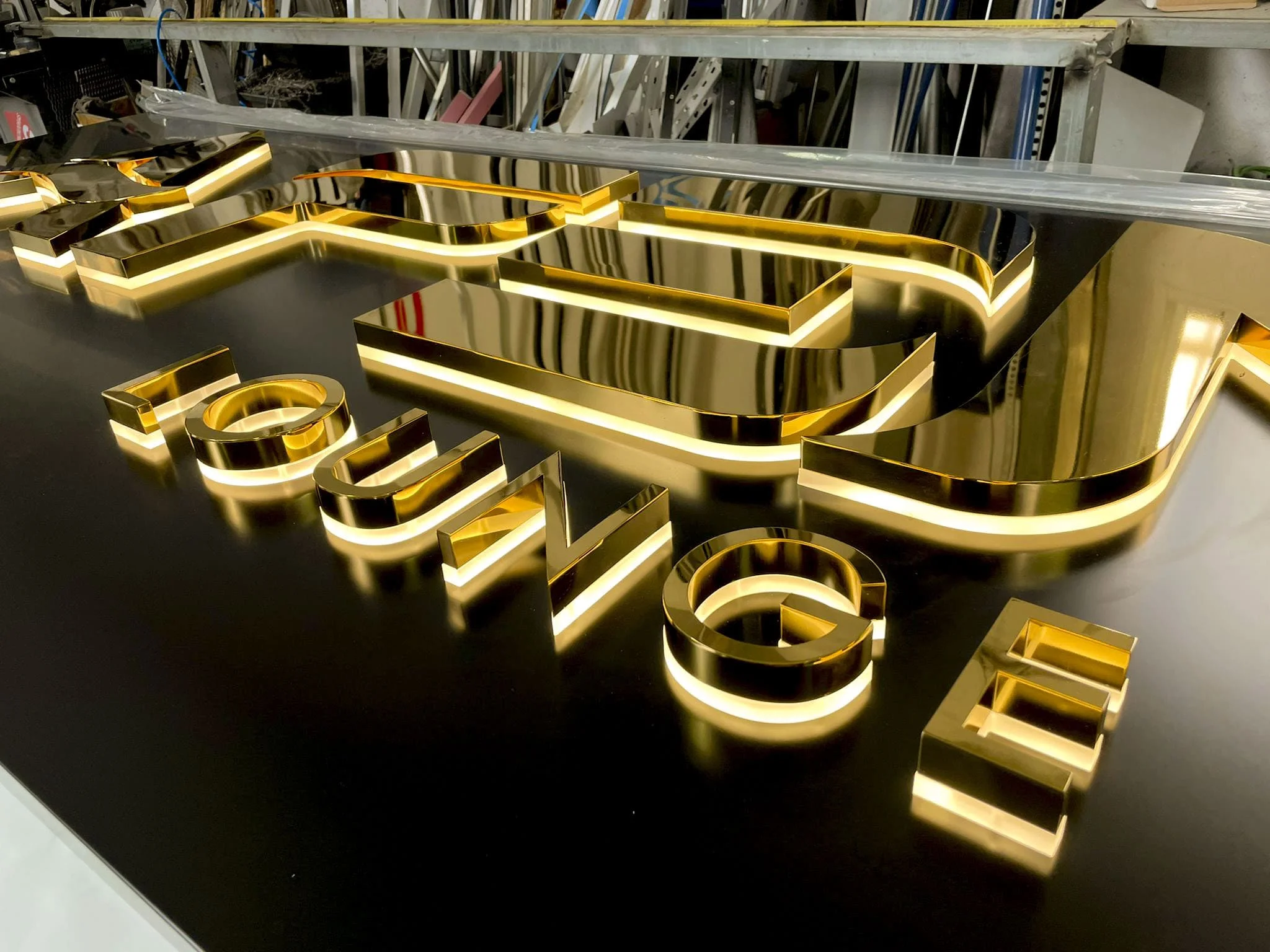 Logotec Rótulos luminosos Málaga Afendi